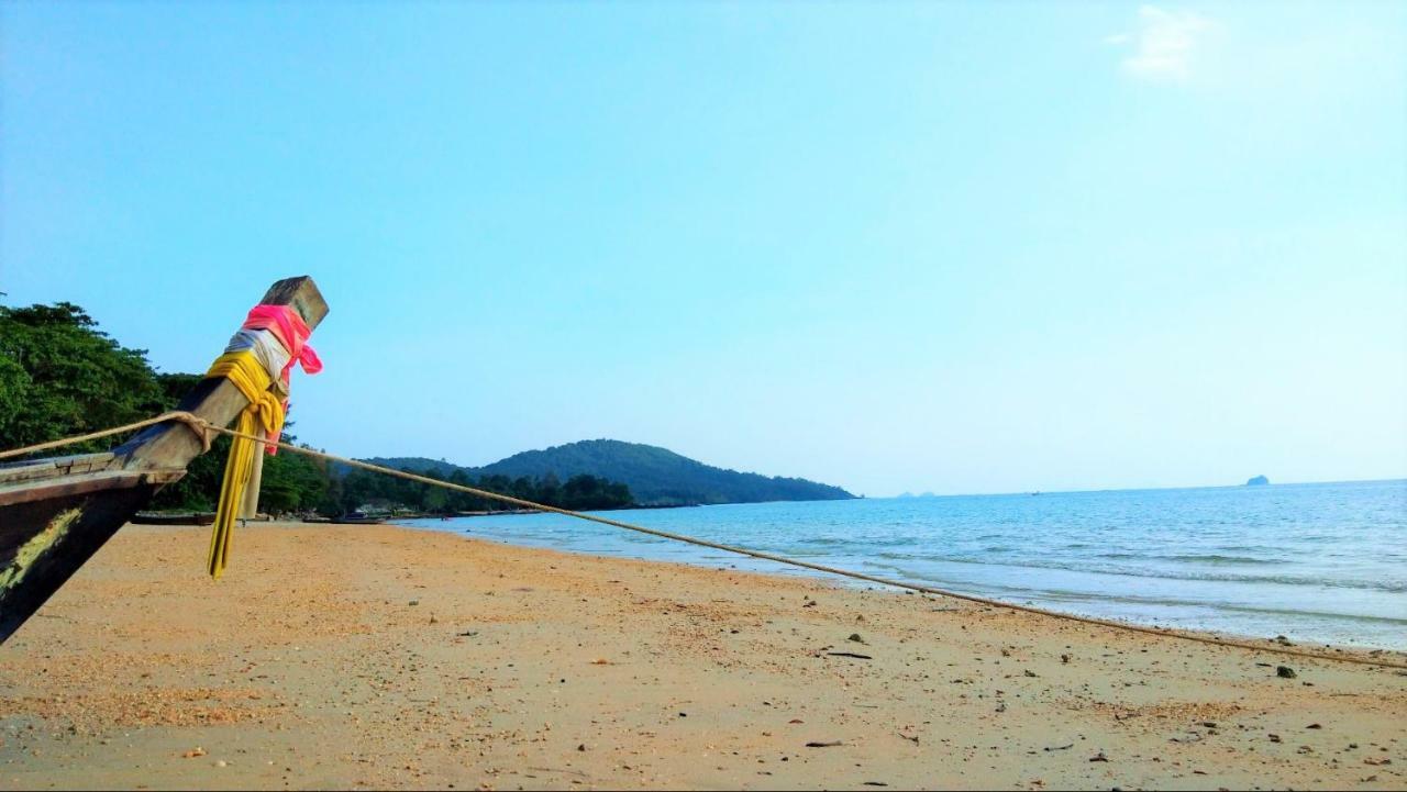 The Beach At Klong Muang Экстерьер фото