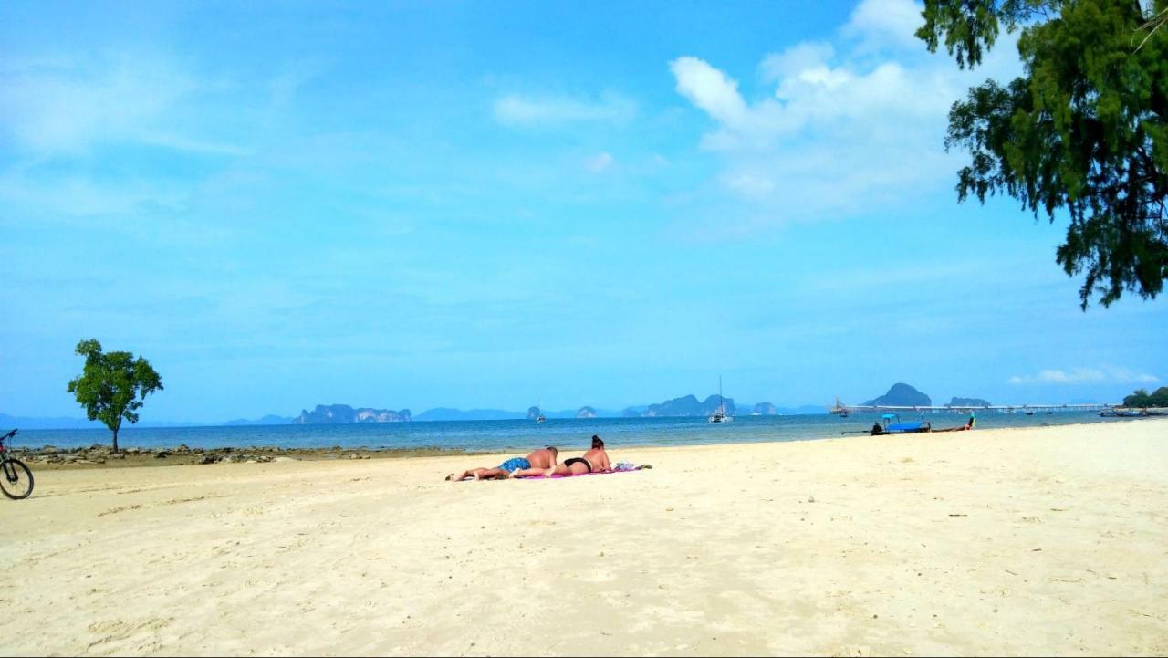 The Beach At Klong Muang Экстерьер фото